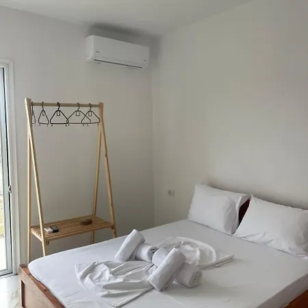 منزل ريفي Ambelas Guest 4 *